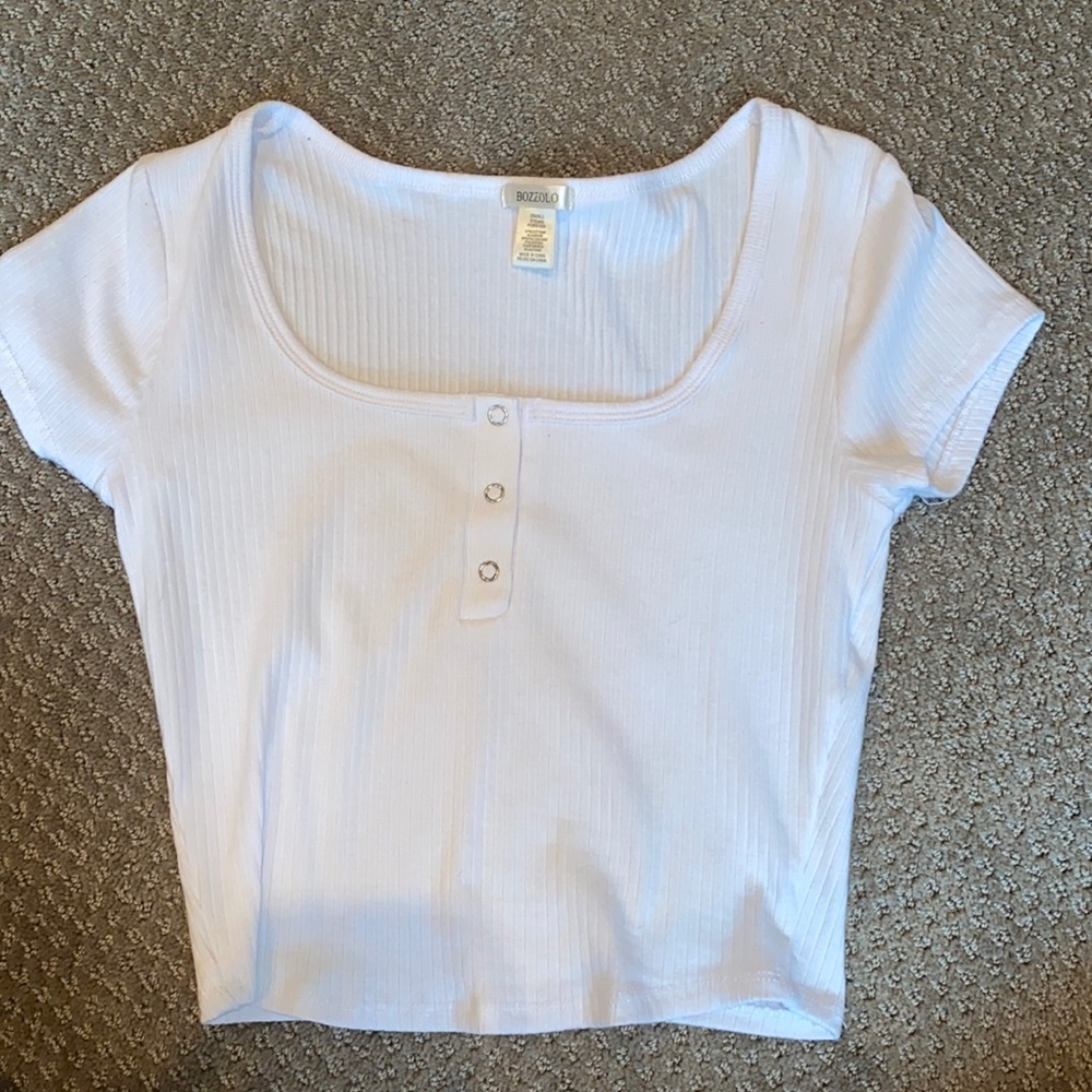 Cropped white T-shirt